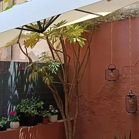 Adamantia's Artistic Place Apartmán