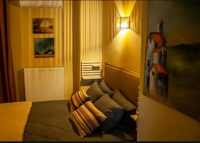 Adamantia's Artistic Place *