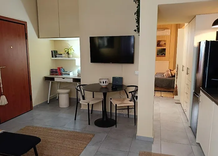 Adamantia's Artistic Place