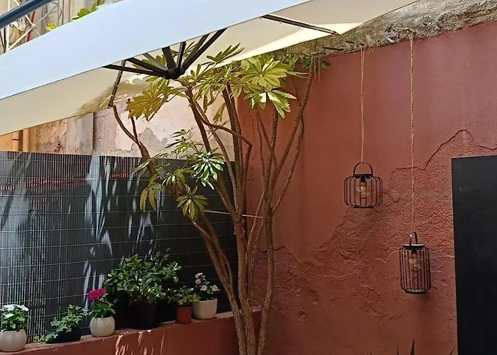 Adamantia's Artistic Place Apartmán