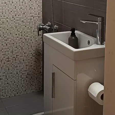 Adamantia's Artistic Place * 帕特雷