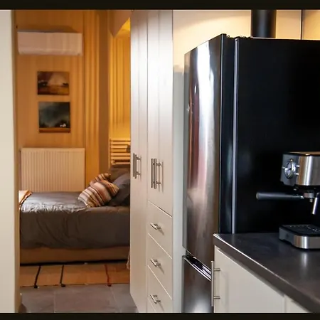 Adamantia's Artistic Place Apartment *