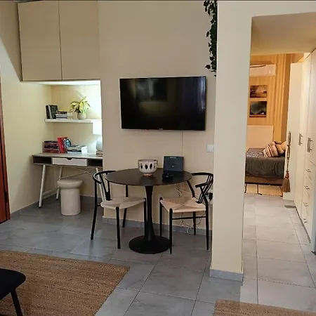 Adamantia's Artistic Place