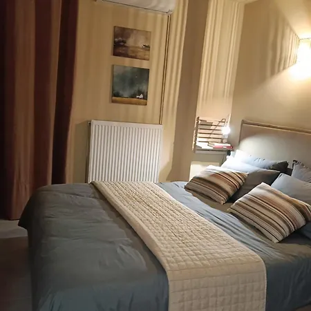 Adamantia's Artistic Place *